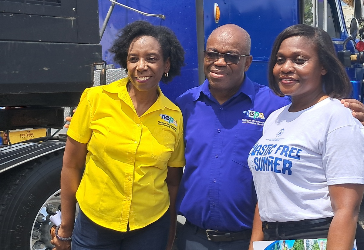 MEGJC Hosts Downtown Kingston Roadshow to Promote Plastic-free Summer Campaign