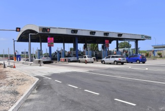 The Vineyards Toll Plaza in St. Catherine. Recent upgrades at this location include additional lanes.   


