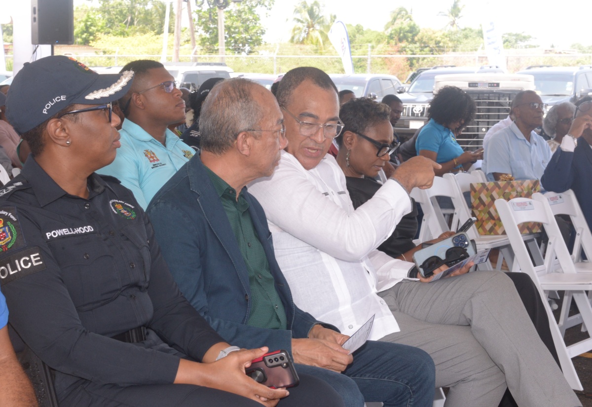 Green Acres Citizens Association Welcomes Opening of Police Station