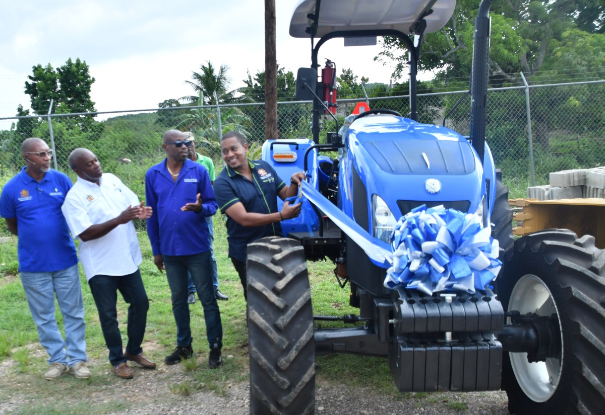 Agriculture Ministry Strengthens Tractor Services to St. Elizabeth Farmers