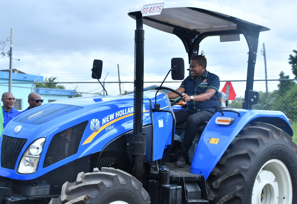 Agriculture Ministry Strengthens Tractor Services to St. Elizabeth Farmers