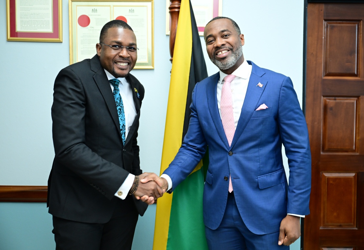 PHOTOS: Minister Morgan Receives Courtesy Call from Bermuda’s Premier