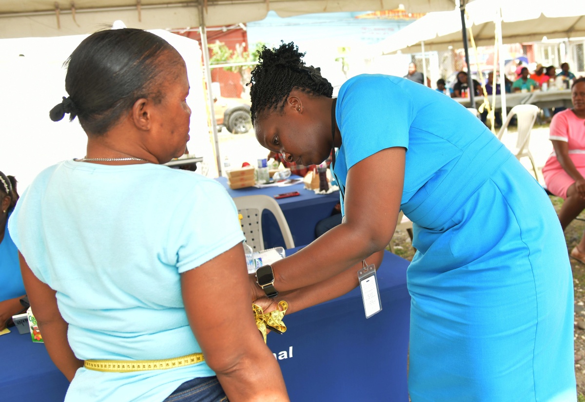 Clarendon Municipal Corporation Treats Homeless on World Homeless Day