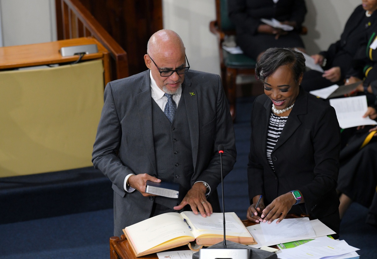 Senator Duncan Among List to Be Honoured on October 20