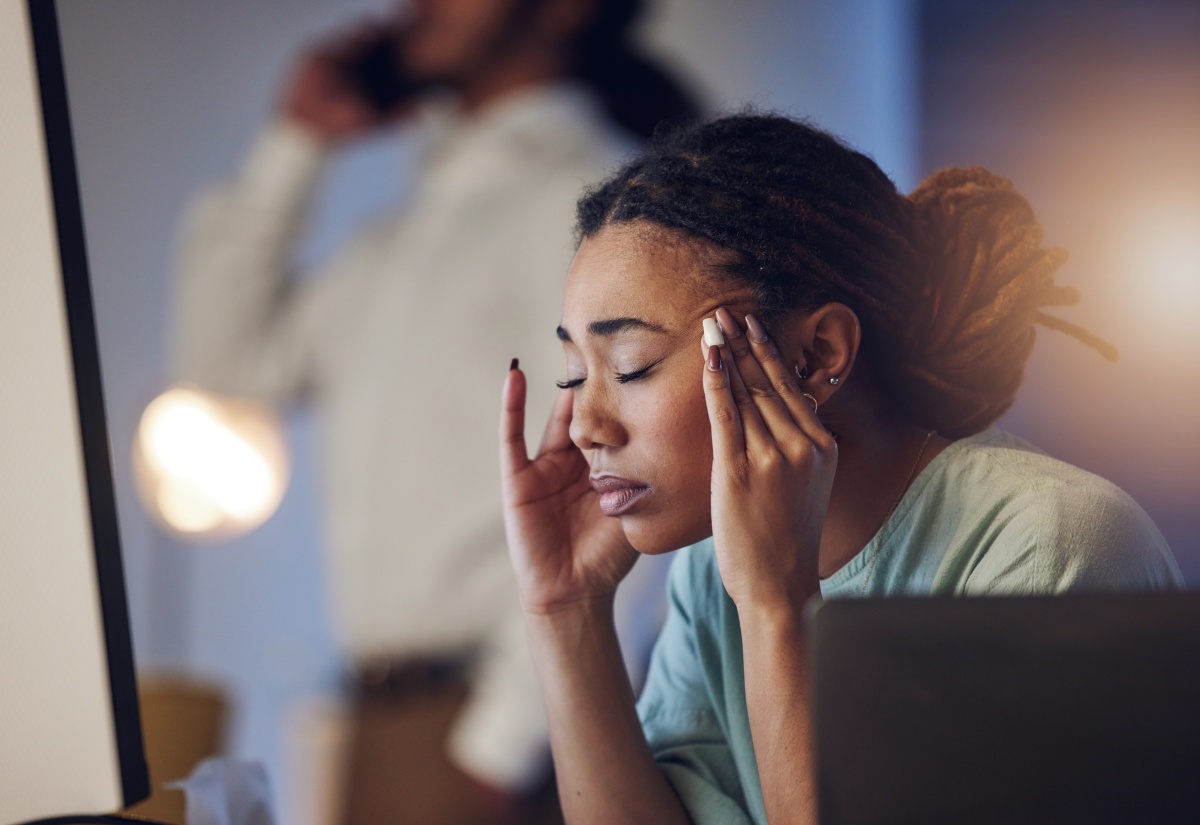 Clinical Psychologist Draws Attention to Workplace Stressors That Undermine Mental Well-Being