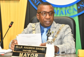 Mayor of Kingston, Councillor Andrew Swaby, addresses the Kingston and St. Andrew Municipal Corporation (KSAMC) monthly meeting on Tuesday (November 11), at the Corporation’s downtown Kingston offices.