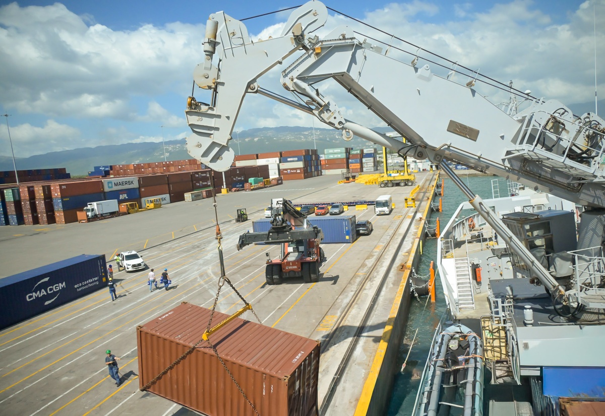 Jamaica  Receives Large Shipment of Relief Supplies