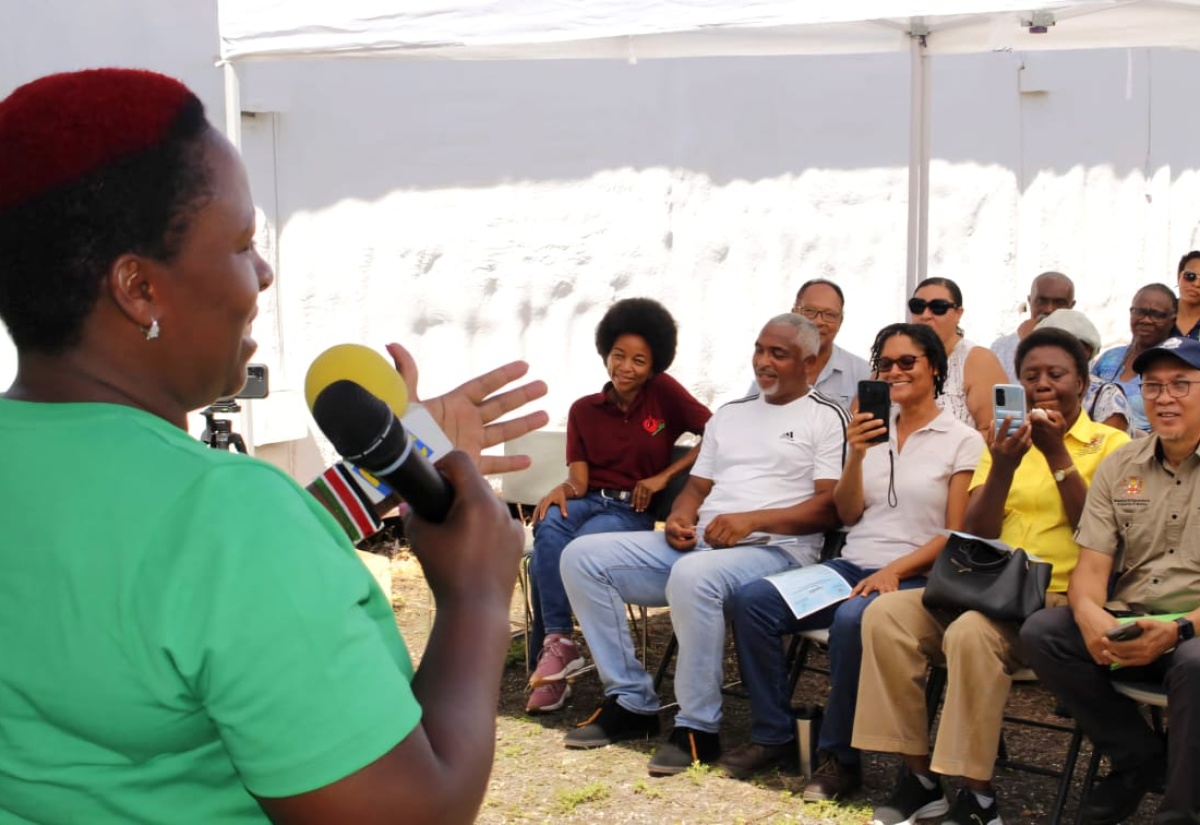 Youth Farmers Given Opportunity to Grow New Apple from Kenya
