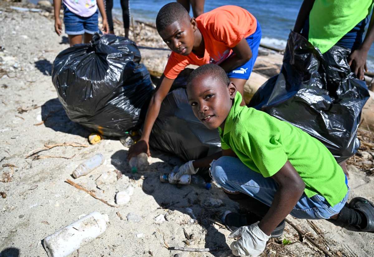 Robin’s Bay Primary Leads Third Consecutive Beach Clean-up