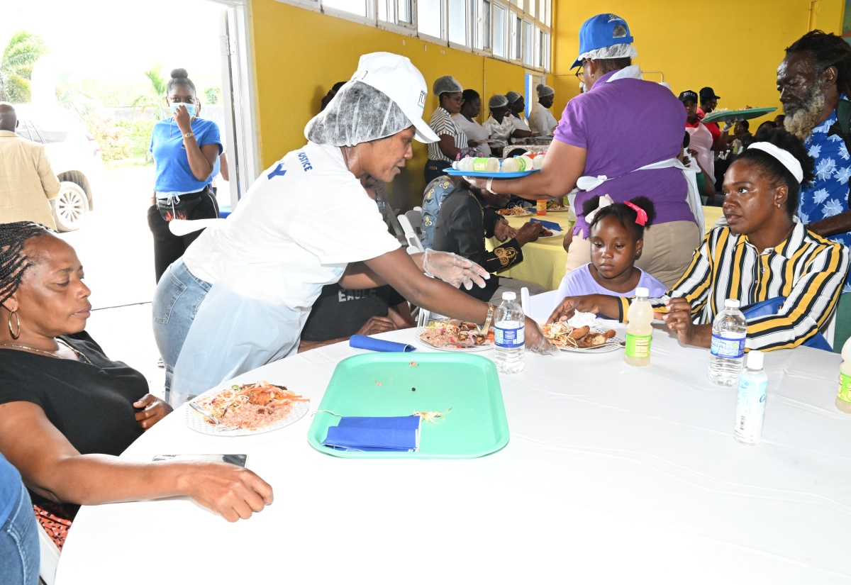 Hundreds Of Hanover Families Benefit From Justice Ministry’s Christmas Outreach