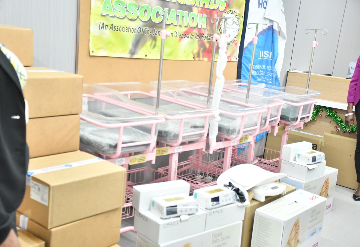 Cornwall Regional Hospital Receives Medical Supplies and Equipment from Hummingbirds Association