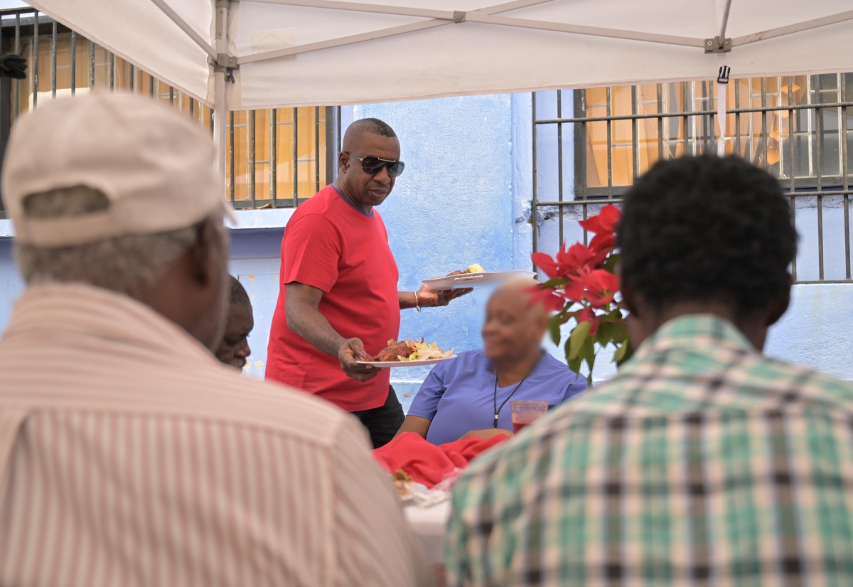 KSAMC Hosts Annual Christmas Dinner for Residents of Homeless Shelters – Photos Only