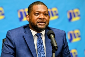 Director General, Office of Disaster Preparedness and Emergency Management (ODPEM), Commander Alvin Gayle, addresses a recent Jamaica Information Service Think tank.

