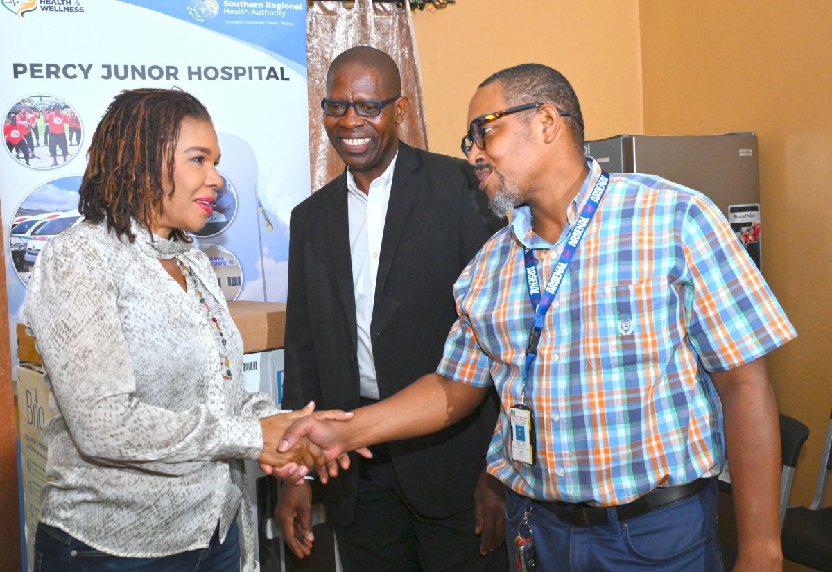 Percy Junor Hospital Receives Donation of Supplies
