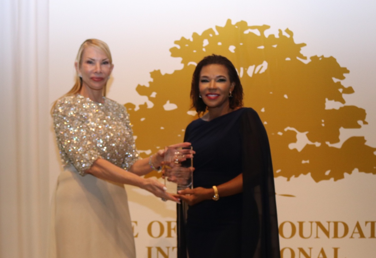Minister Audrey Marks Receives 2026 Golden Heart Award