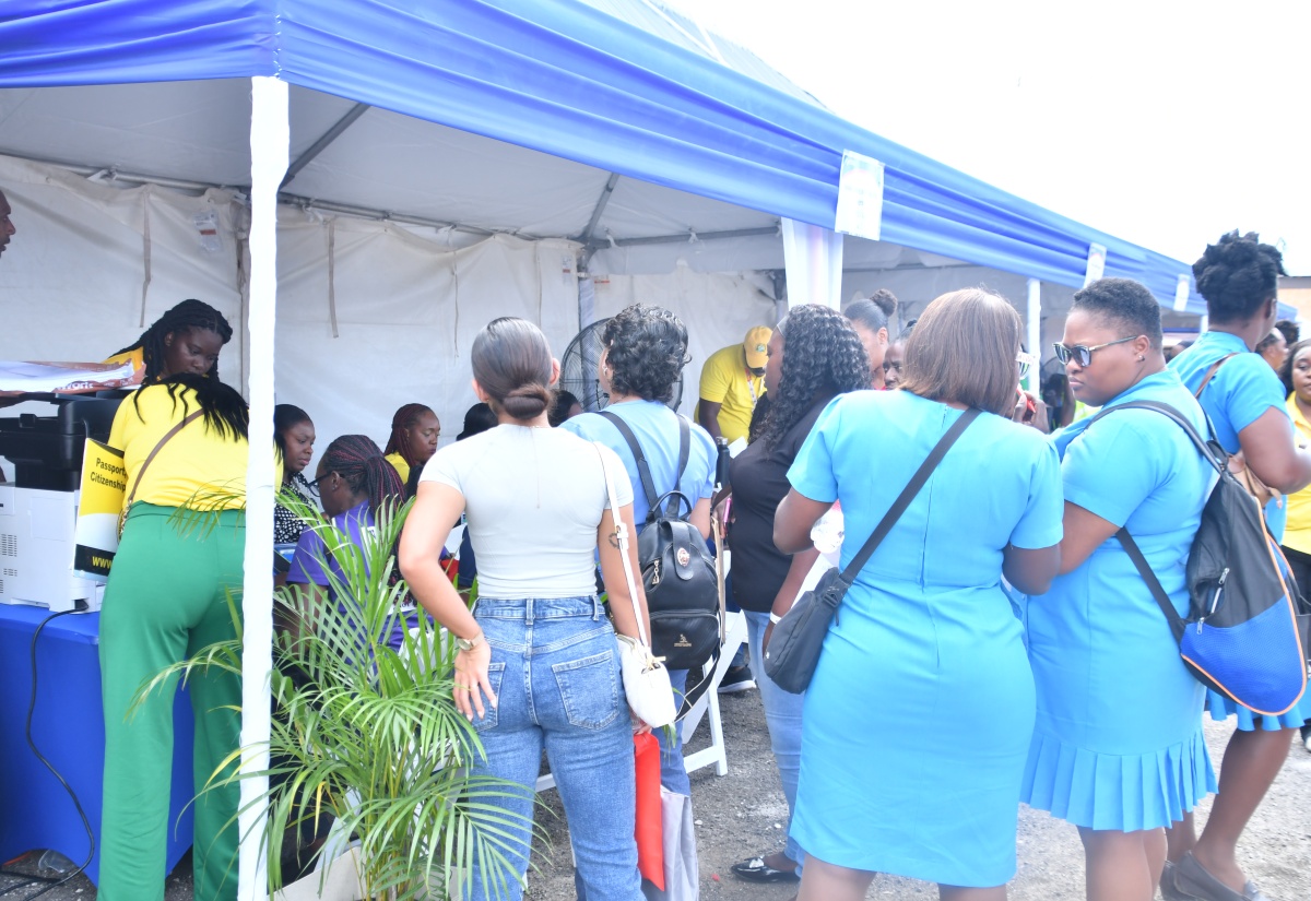 WRHA Hosts Support Fair for Healthcare Workers Across Western Region