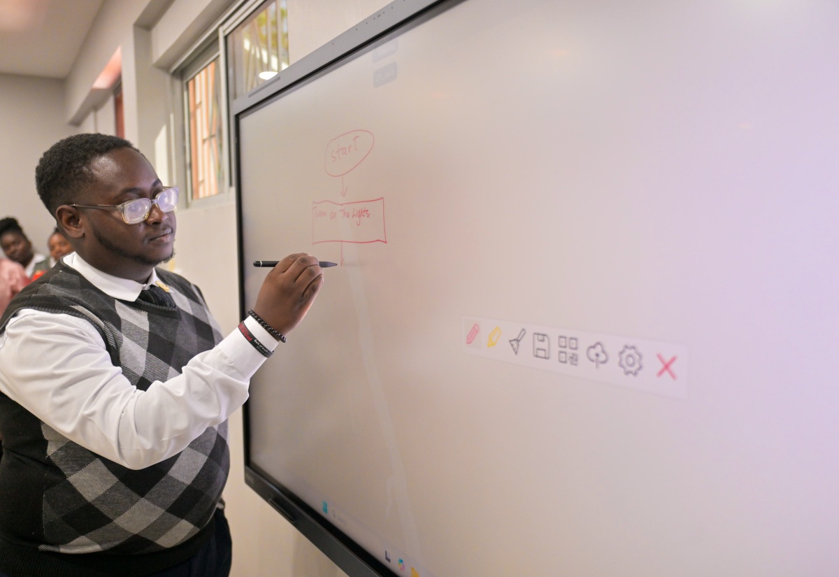 Digicel Foundation Donates US$80,000 Smart Lab to Church Teachers’ College