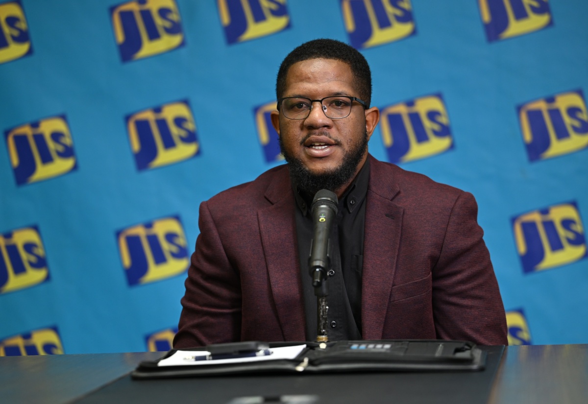 General Practitioner  and Researcher, Dr. D. Malcolm Brewster, shares findings from his research on medication adherence at a JIS Think Tank on March 19.