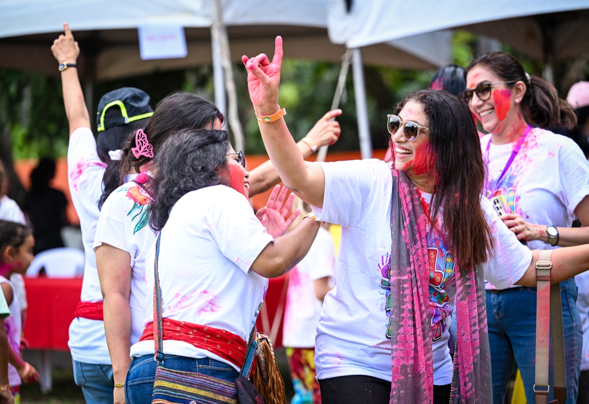 Hundreds Celebrate India’s Festival of Colours