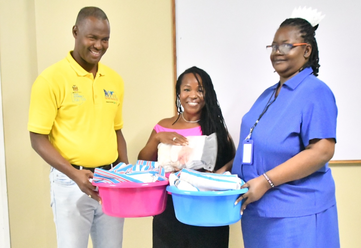 Savanna-La-Mar Hospital Gets 200 Receiving Blankets from US-Based Charity