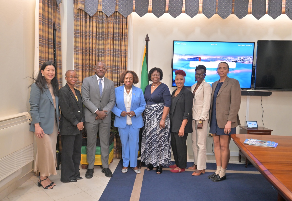 PHOTOS: JHWU Members Call on Minister Grange