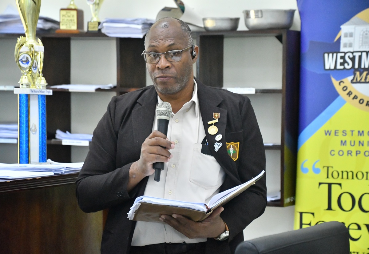Chief Public Health Inspector for Westmoreland, Steve Morris, addresses the recent monthly meeting of the Westmoreland Municipal Corporation in Savanna-la-Mar. 

