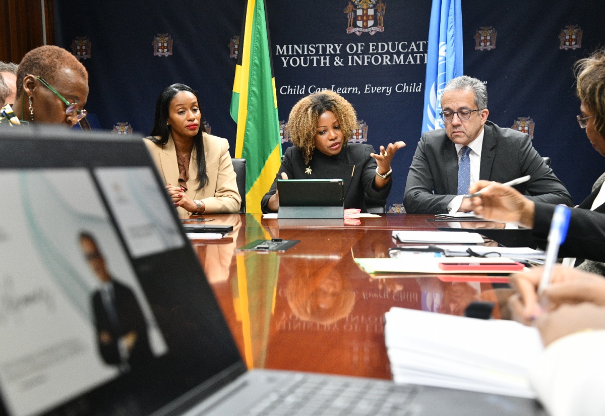 Photos: UNESCO Director General Calls on Education Minister