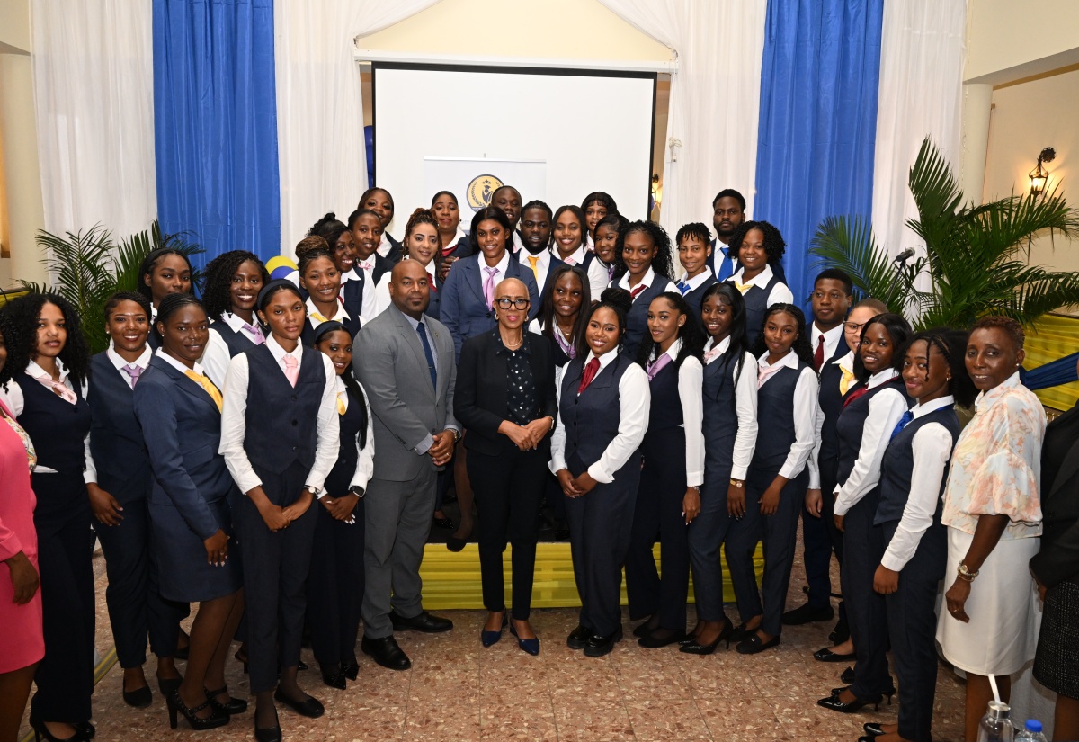 Minister of Finance and the Public Service, Hon. Fayval Williams (centre), at the University of Technology Jamaica (UTech) 2025/26 Western Campus Annual Business Seminar, held at the  SeaGarden Beach Resort in Montego Bay, St. James, on  April 1.  With the Minister (from left) are Associate Head of School of Business Administration at UTech, Western Campus, Petula Senior; Deputy Mayor of Montego Bay, Councillor Dwight Crawford; UTech Western Campus’ Acting Dean of the College of Business & Management (COBAM), Olubusola Akinladejo; UTech Western Campus Administrator, Janet McLean, and students.

