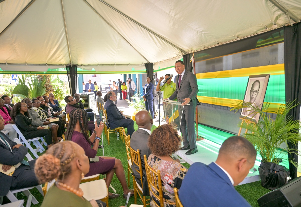 Social Security Building At National Heroes Circle Renamed In Honour of Lynden Newland