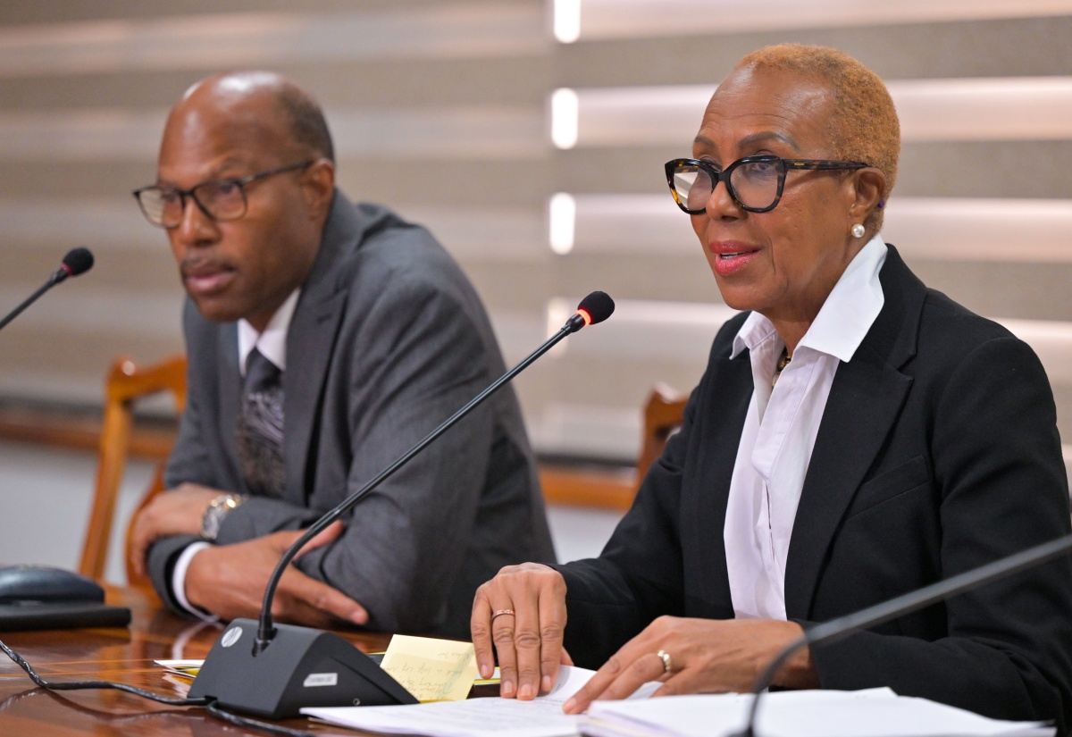Gov’t, JCTU Sign New Three-Year Public-Sector Wage Agreement