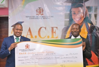 Ministry Awards Over $17M in Agricultural Scholarships