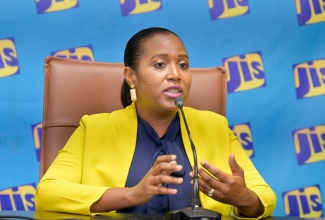 Director of the Rent Services Unit at the Ministry of Economic Growth and Infrastructure Development (MEGID), Shenese Williams Headlam, speaks about the Unit’s services to landlords and tenants, at a Jamaica Information Service (JIS) Think Tank on Wednesday, September 23.

