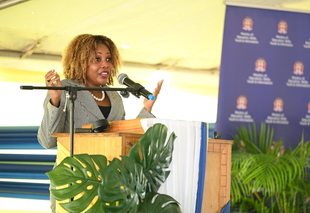 Education Minister Reports Decline in Teacher Resignations