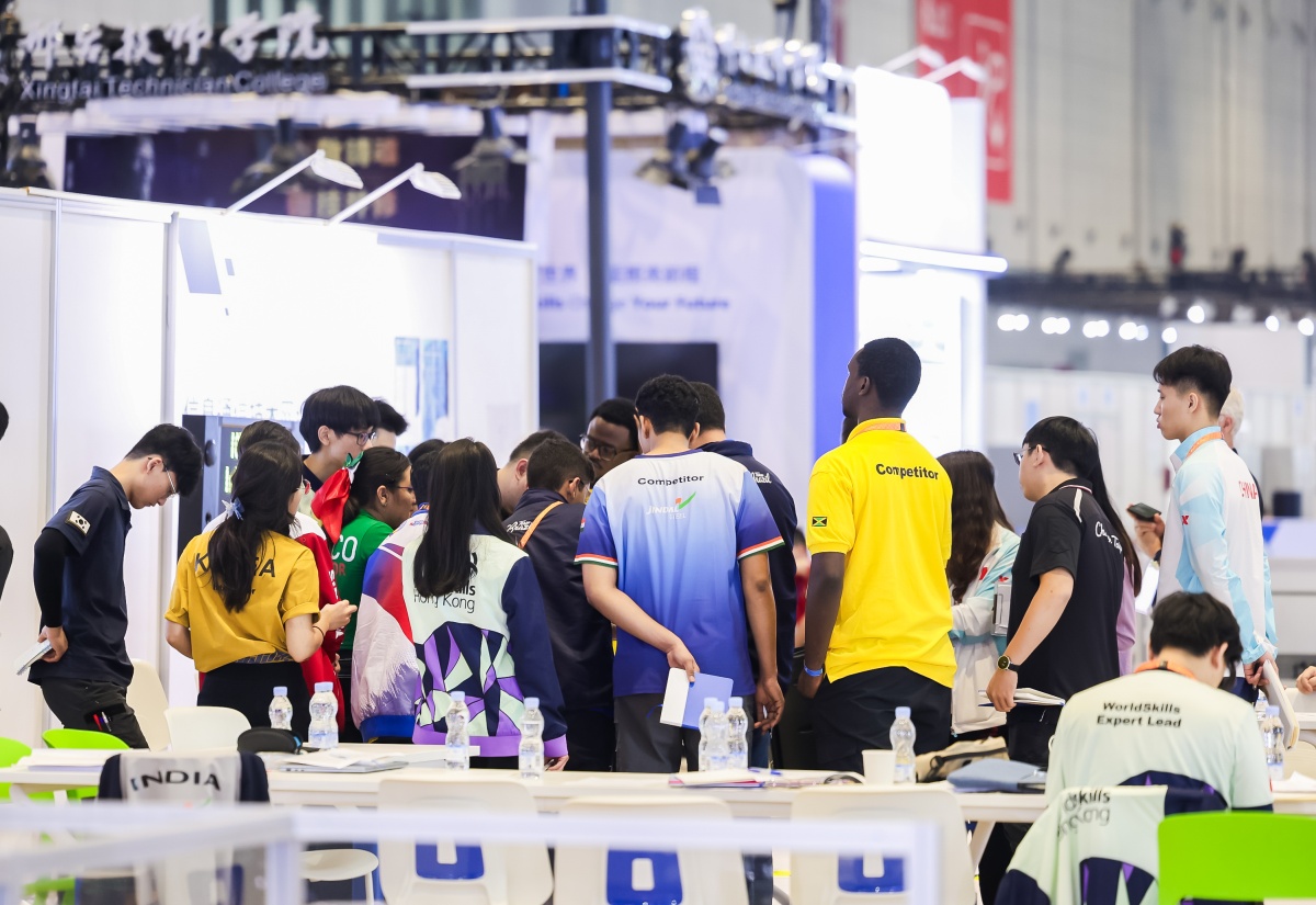 PHOTOS: Familiarisation Session for ICT Network Infrastructure Competitors