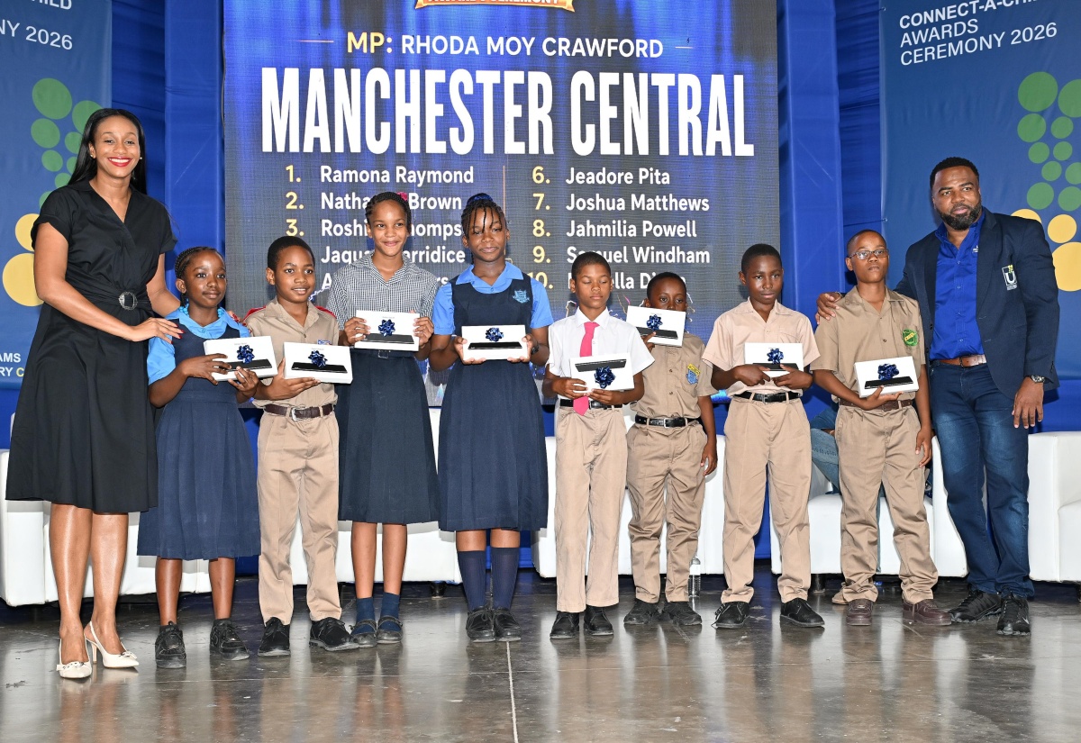 USF Awards Tablets to 630 Outstanding PEP Students