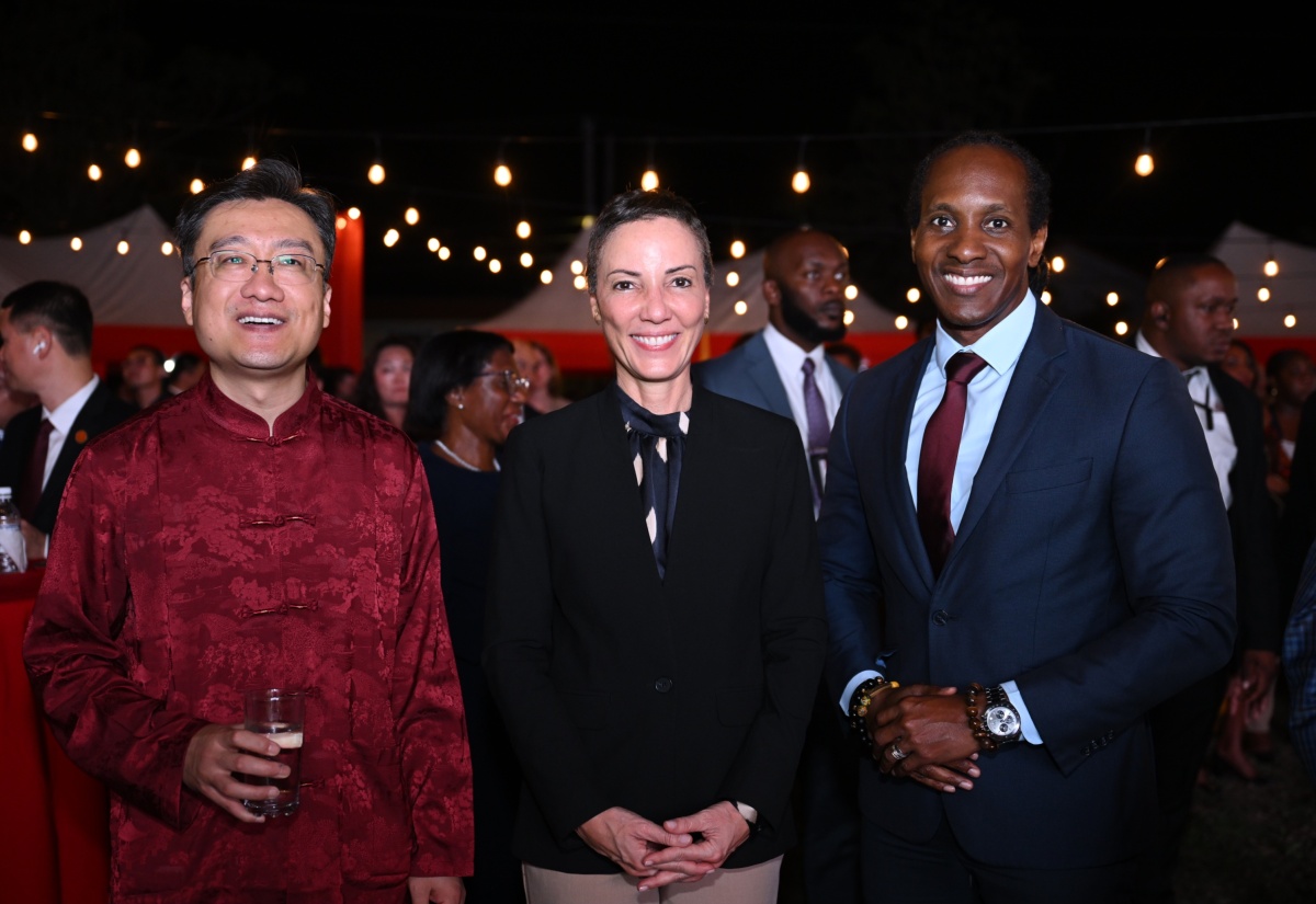 Foreign Affairs Minister Extends Congratulations to China