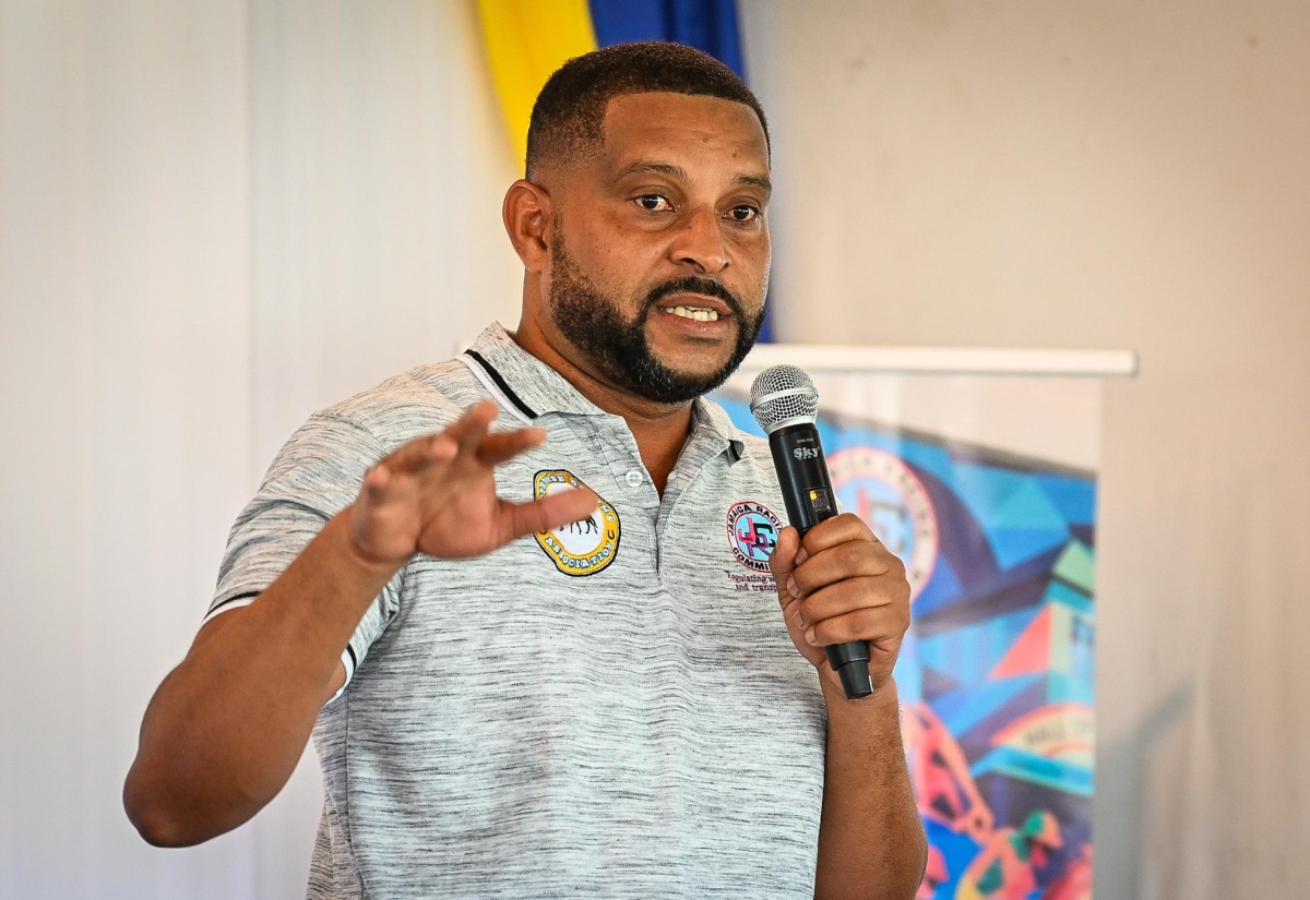 200 Horse Grooms Take Part in Training Seminar