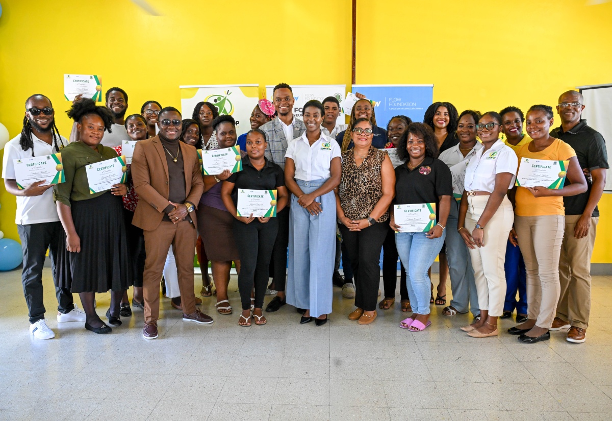 30 Entrepreneurs in St. Thomas Receive Support Through FLOW REAP Programme