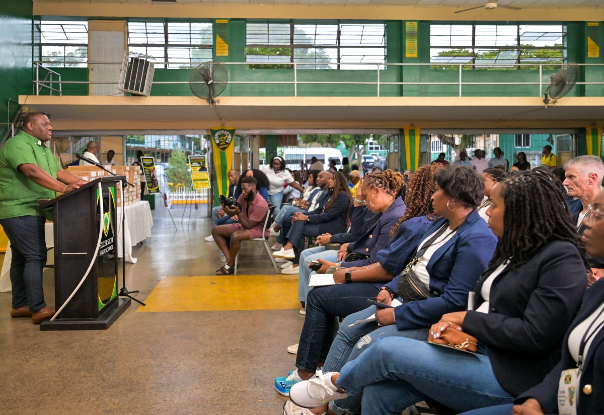 PHOTOS: Senator Morgan Addresses Excelsior High School Computer Presentation Ceremony