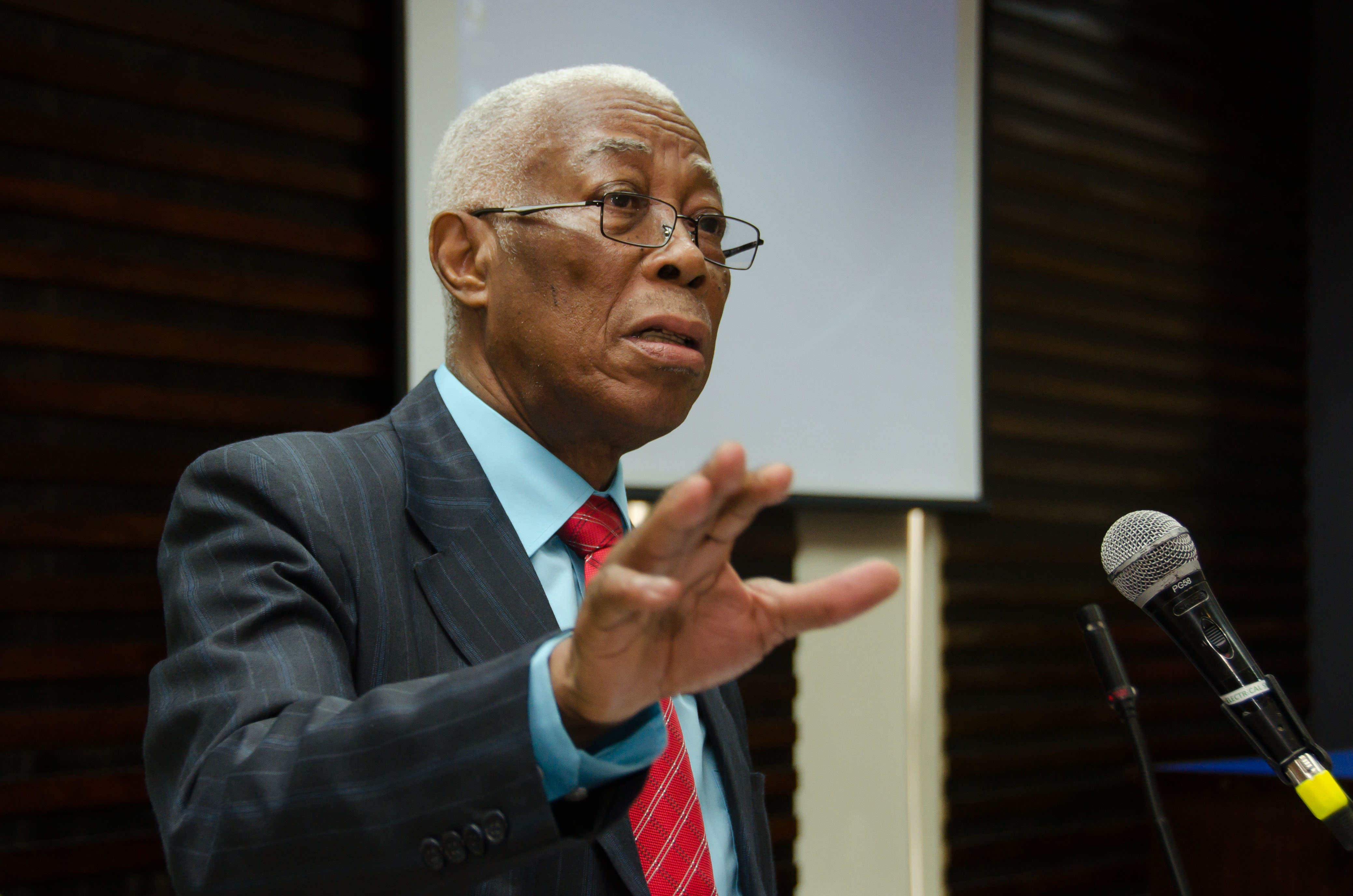 Minister of Foreign Affairs and Foreign Trade, Senator the Hon. A.J. Nicholson, emphasies a point as he addresses a public forum on the Caribbean Court of Justice (CCJ), held on October 9, at the Faculty of Law, University of the West Indies, Mona.