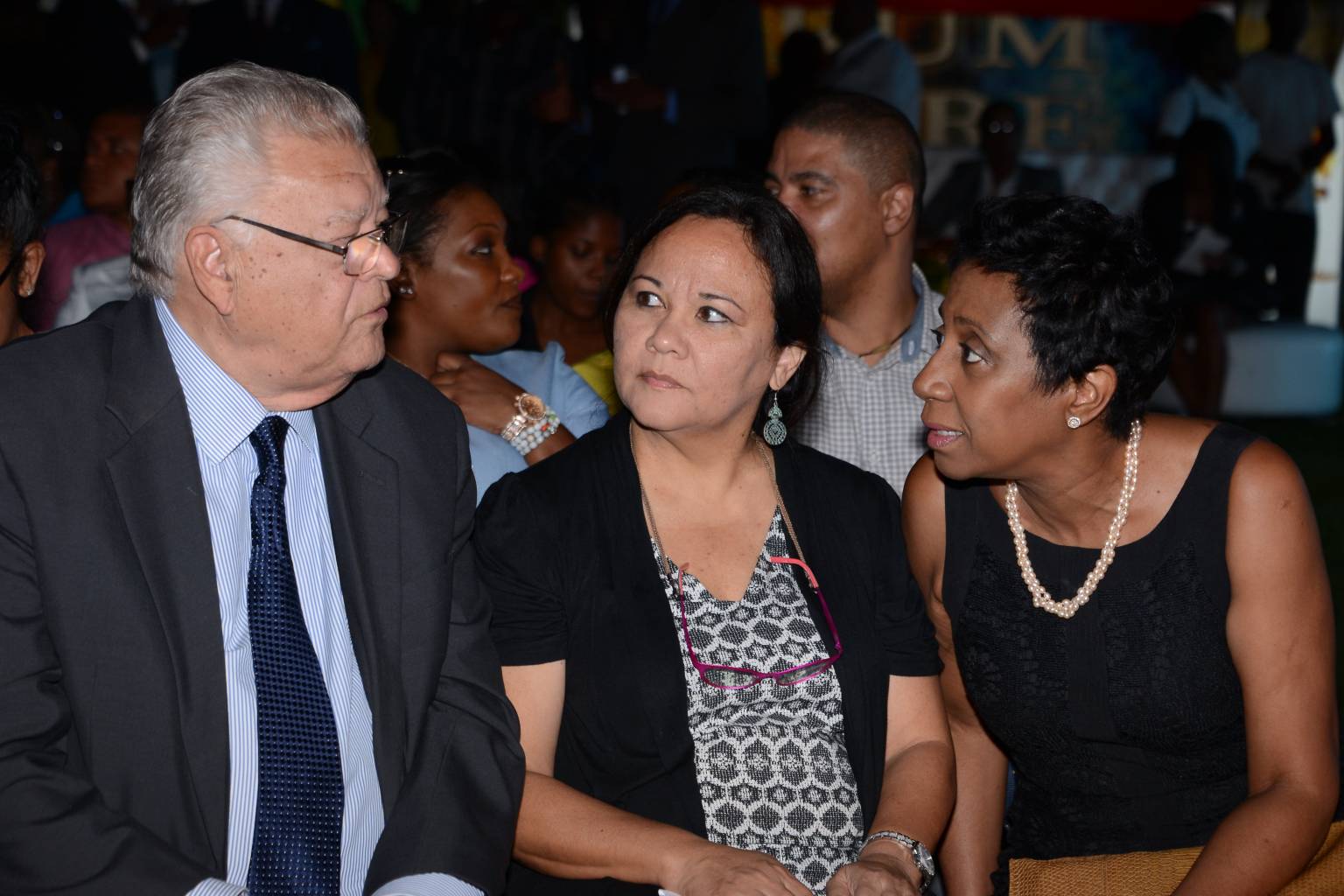 Industry Minister Endorses Expo Jamaica 2016