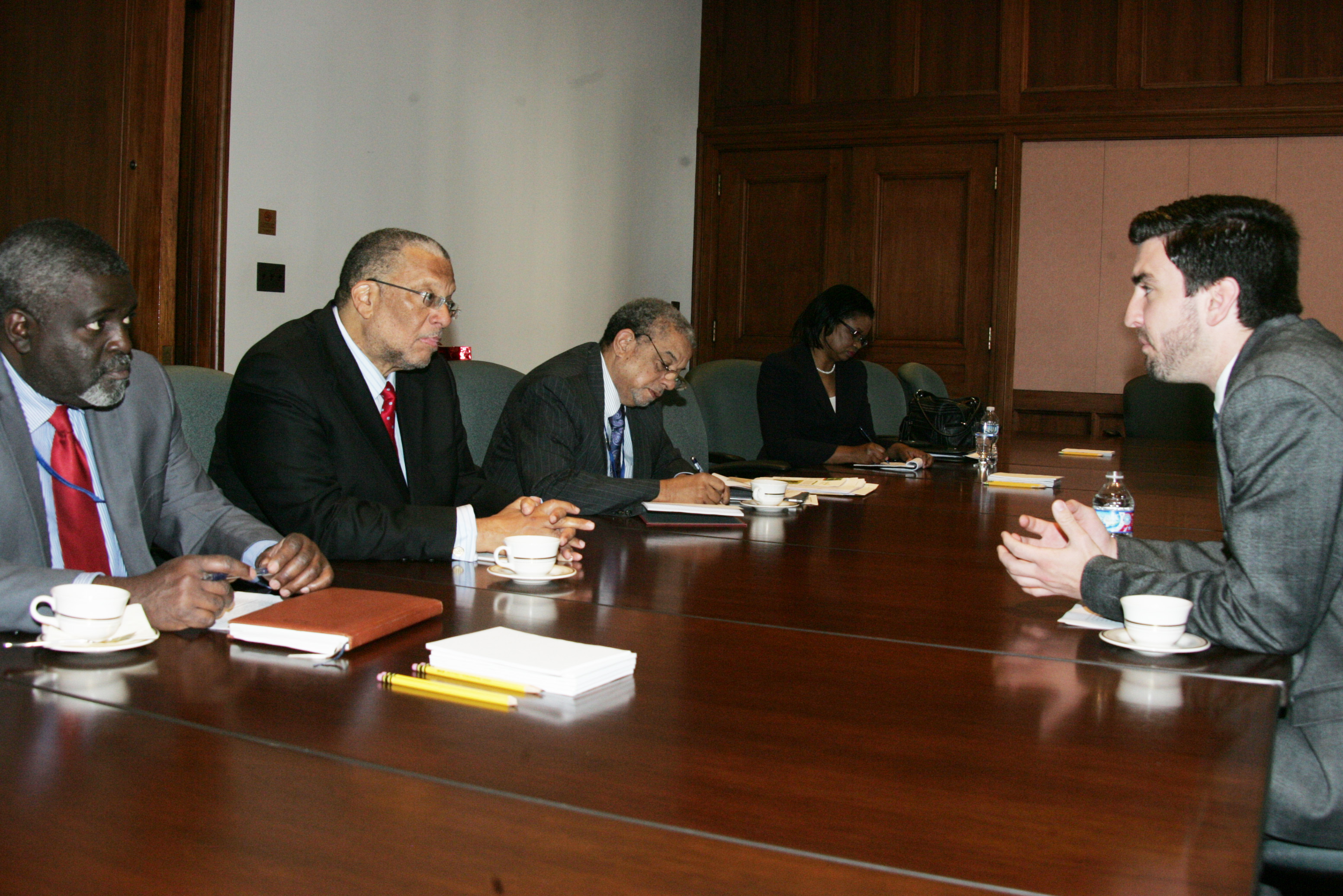 Finance Minister Says Government on Drive to Attract More US Investors