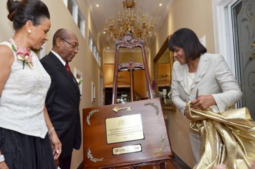 PM encourages investment in medical tourism