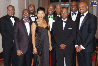 Ambassador to the United States, Her Excellency Audrey Marks (centre), shares a photo opportunity with members of the organising committee of the David ‘Wagga’ Hunt Scholarship Fund at the sixth annual fundraising ball held on January 14 at the National Education Association Atrium in downtown Washington DC.  