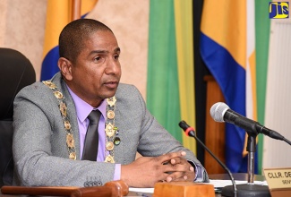 Kingston’s Mayor, Senator Councillor Delroy Williams, addressing Tuesday’s (April 10) sitting of the Kingston and St. Andrew Municipal Corporation at the Council’s offices on Church Street, downtown Kingston. 