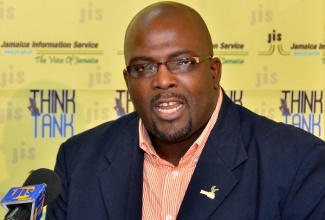 Deputy Chief Executive Officer at the Jamaica Business Development Corporation (JBDC), Harold Davis, outlining the functions of the Corporation, at a JIS ‘Think Tank’ on November 12.
