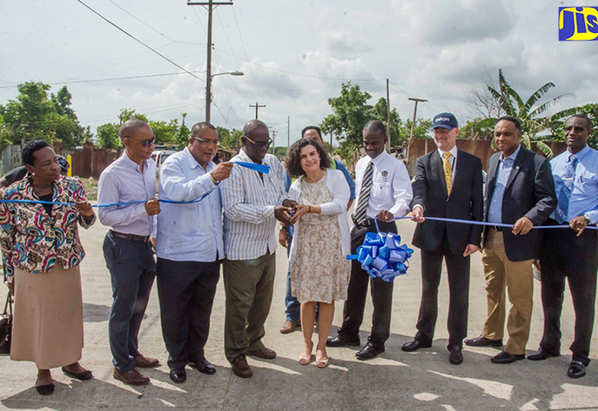 Minister McKenzie Opens Riverton City Access Road