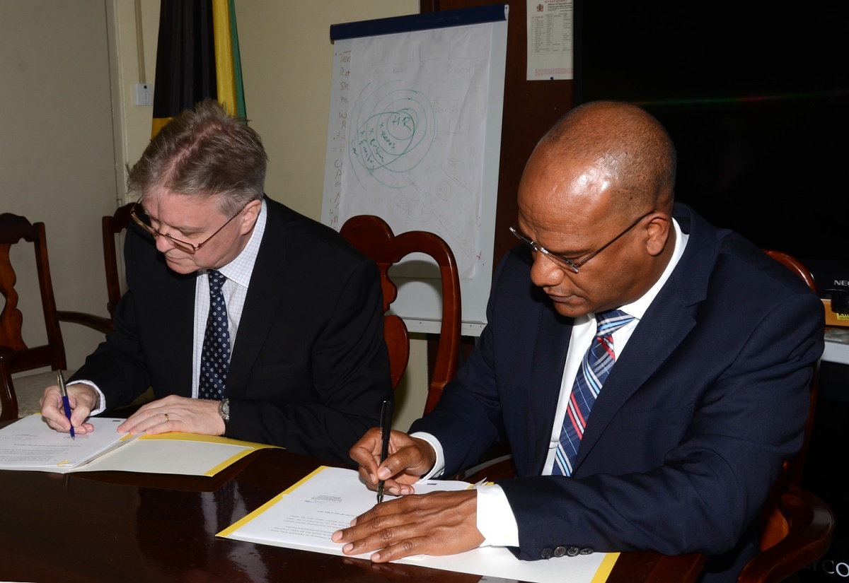 Jamaica and UK Strengthen Co-Operation Against Illicit  Drug Trade