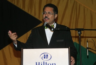 Jamaica’s Ambassador to the United States, His Excellency, Stephen Vascianne, delivers the keynote address at the Jamaica Independence Celebration Foundation Independence Ball to mark Jamaica’s 51st Year of Independence at the Hylton Hotel, Manhattan, NY, on August 17.