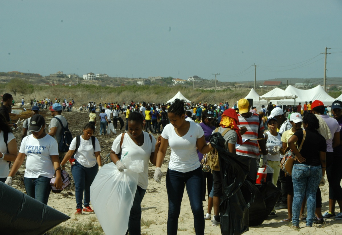 Hundreds of Volunteers Turn Out to Clean Up Hellshire Beach